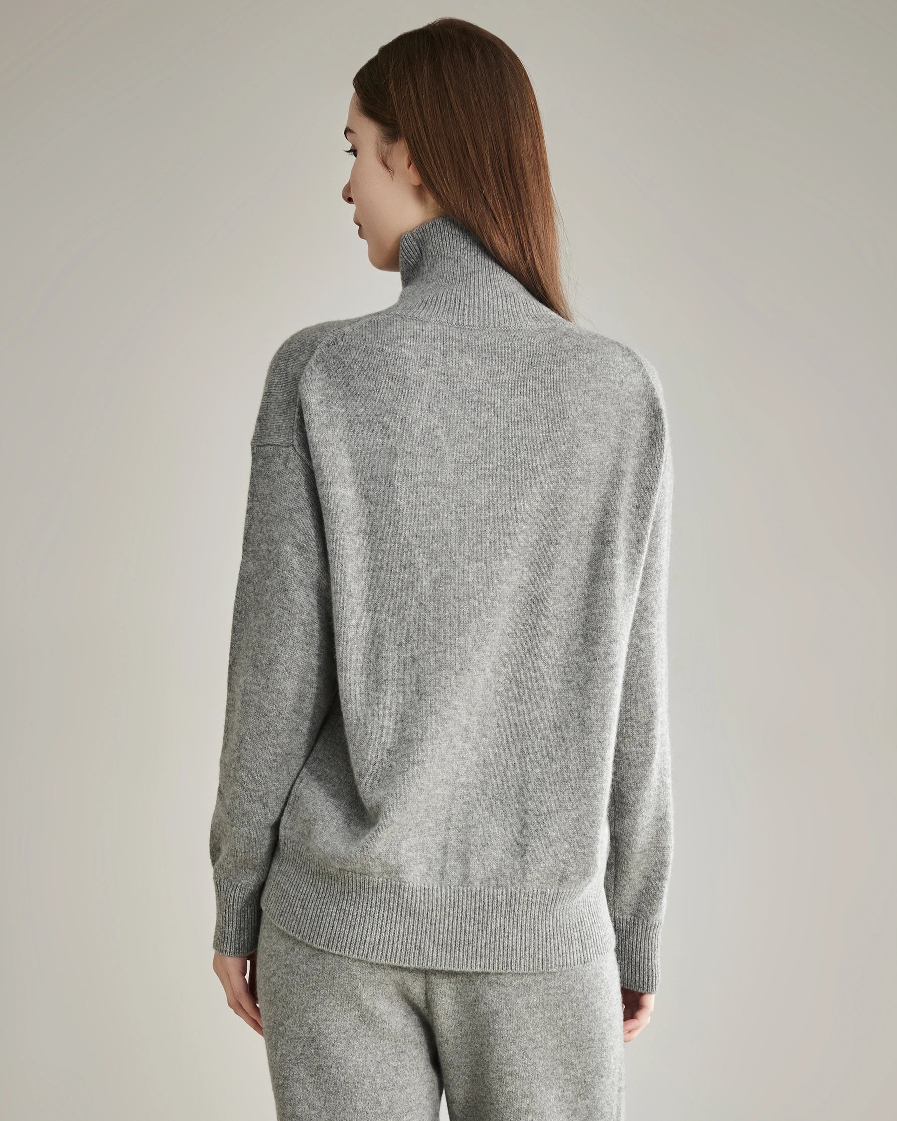 Women's Oversized Turtleneck Cashmere Sweater