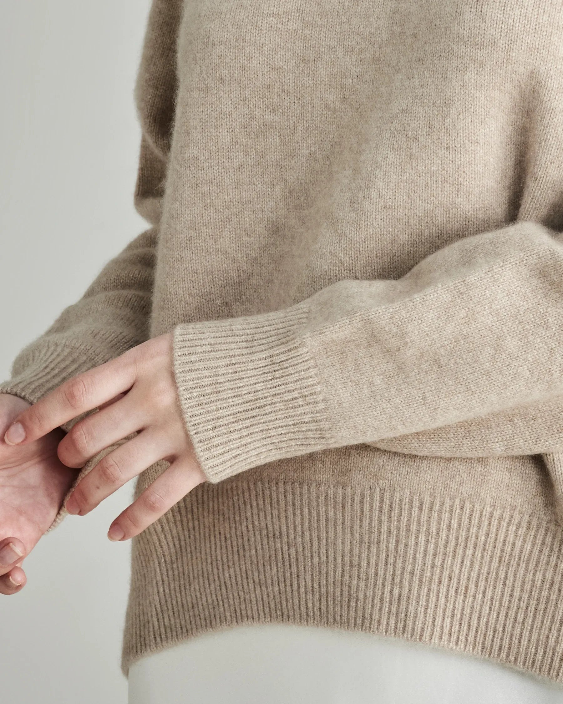 Women's Oversized Turtleneck Cashmere Sweater